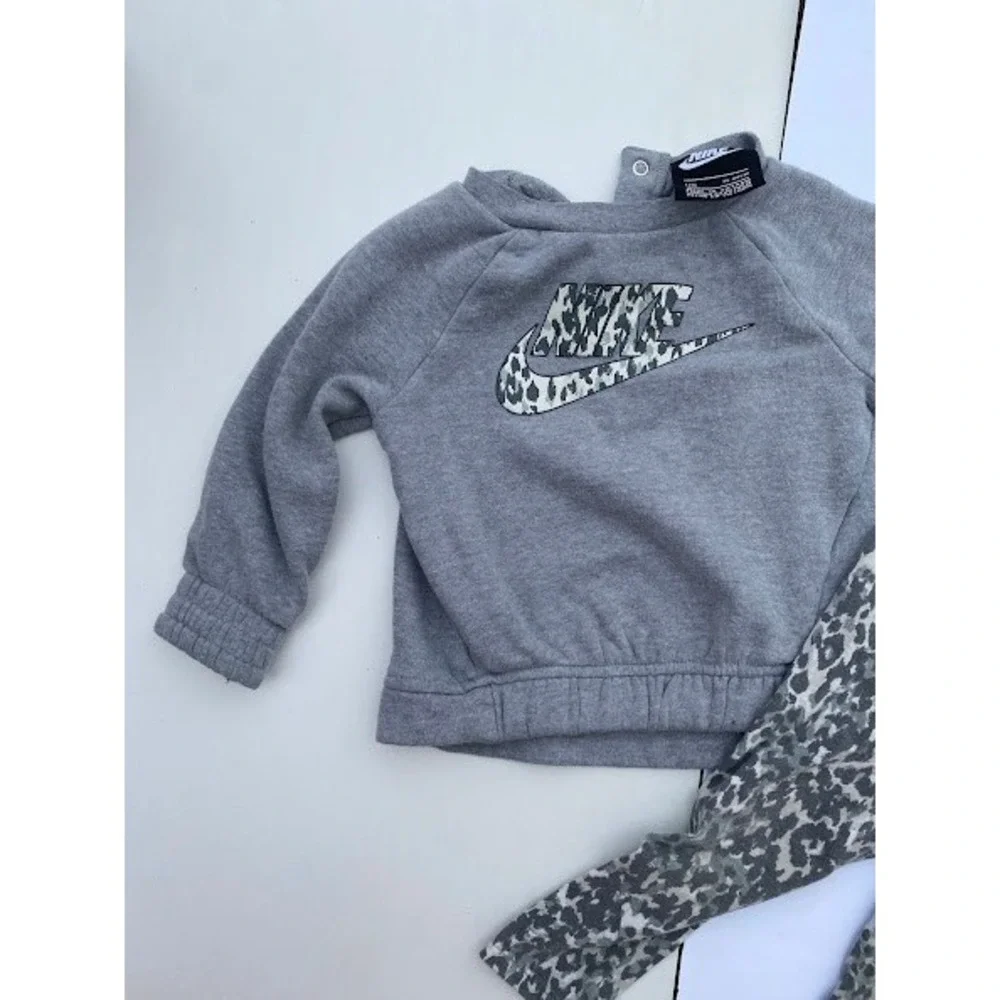 Nike Baby Girls Gray Leopard Print Sweatshirt and Leggings 2-Piece Set 12M - Picture 3 of 5